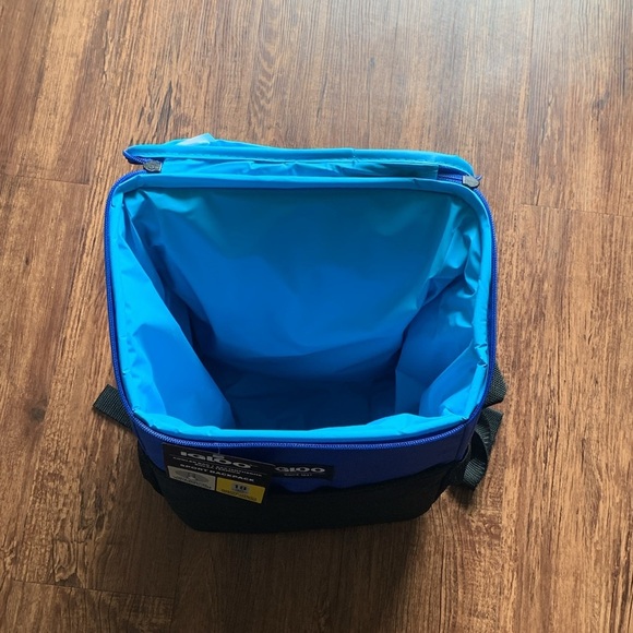 Igloo Soft Backpack Sport Cooler Insulated Bag 18-Can Capacity Blue & Black New - Picture 9 of 9